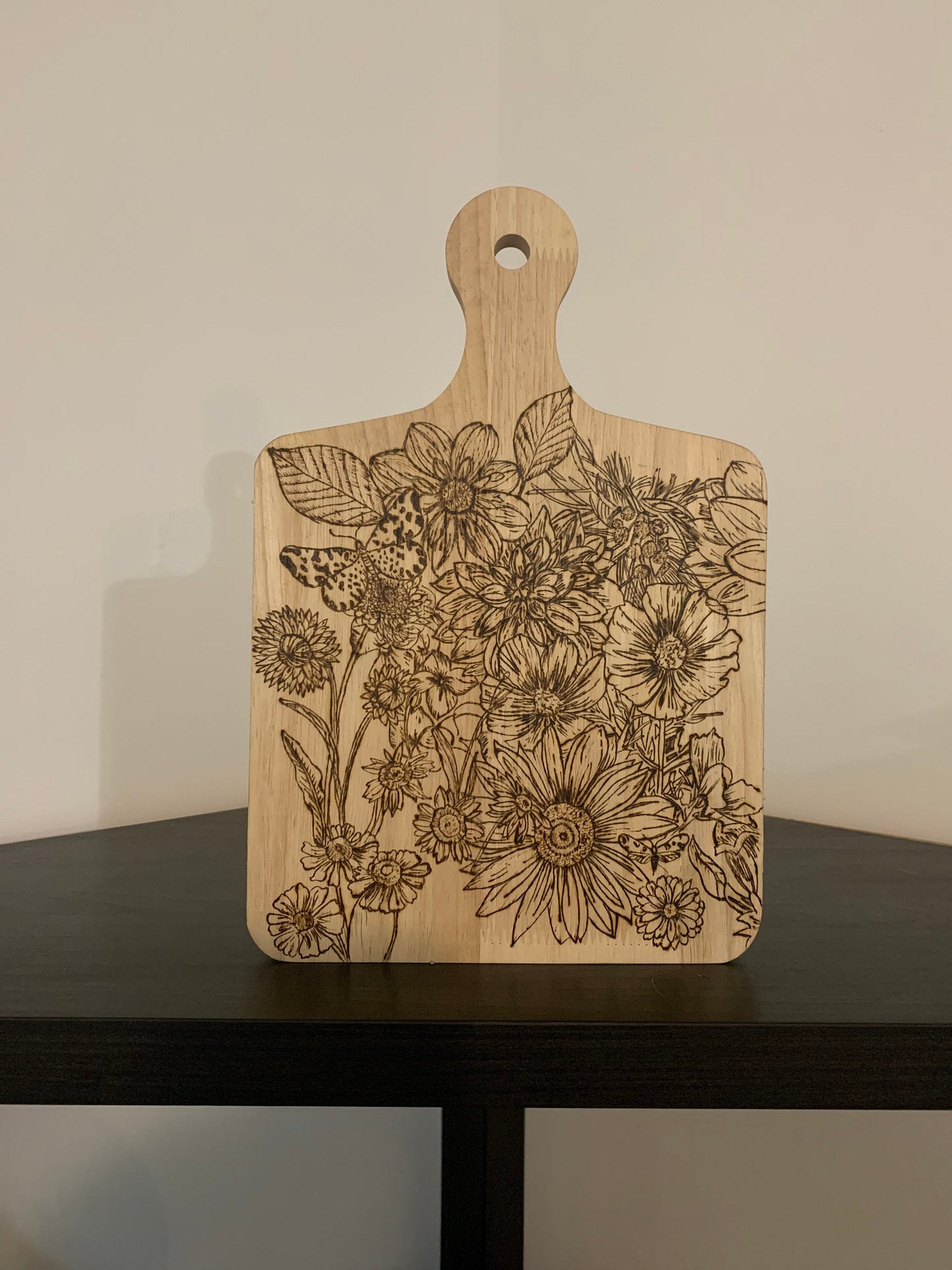 Floral hand burned decorative cutting board - handmade gifts - gifts for mom - cutting board art - wood - wood decor - woodburning art